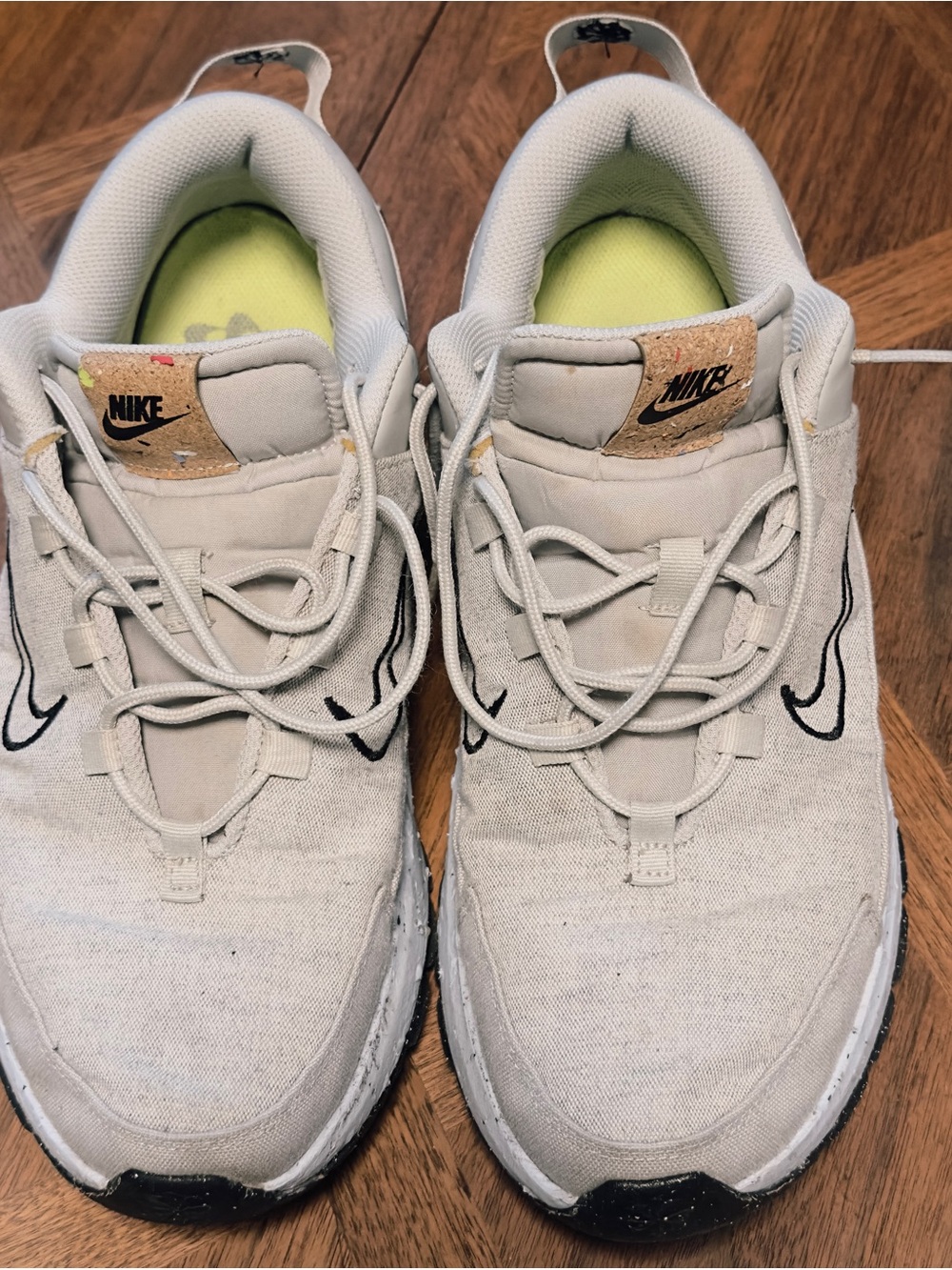 Nike Men’s Lightweight Beige Canvas Sneakers 10.5